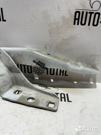 Петля капота правая Peugeot 308 EP6 2008