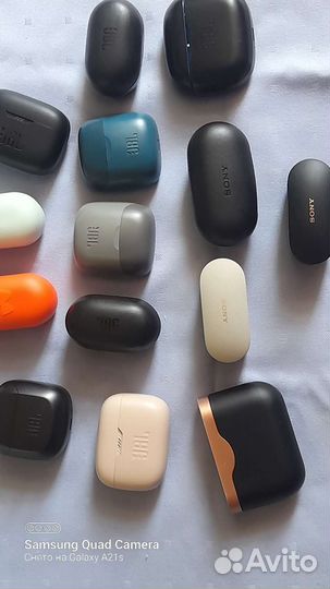 Кейсы для беспроводных наушников