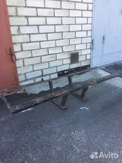 Основание для сиденья в микроавтобус