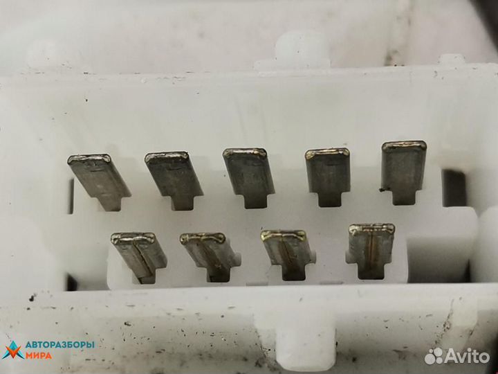 Замок двери передней правой Peugeot 607 2000