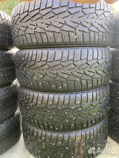 Michelin X-Ice North 4 215/55 R16