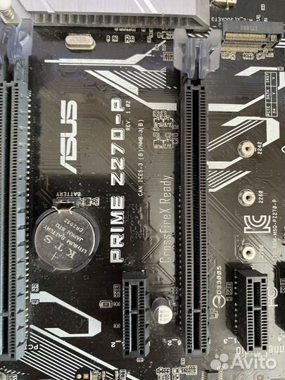 Материнская плата с процессором и памятью