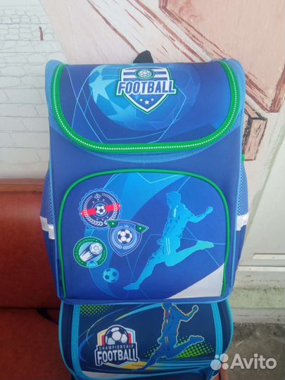 Рюкзак школьный