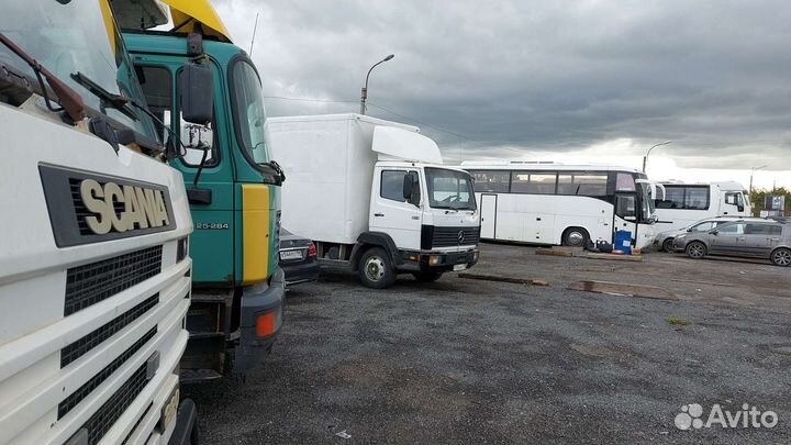 Mercedes-Benz 814, 1998