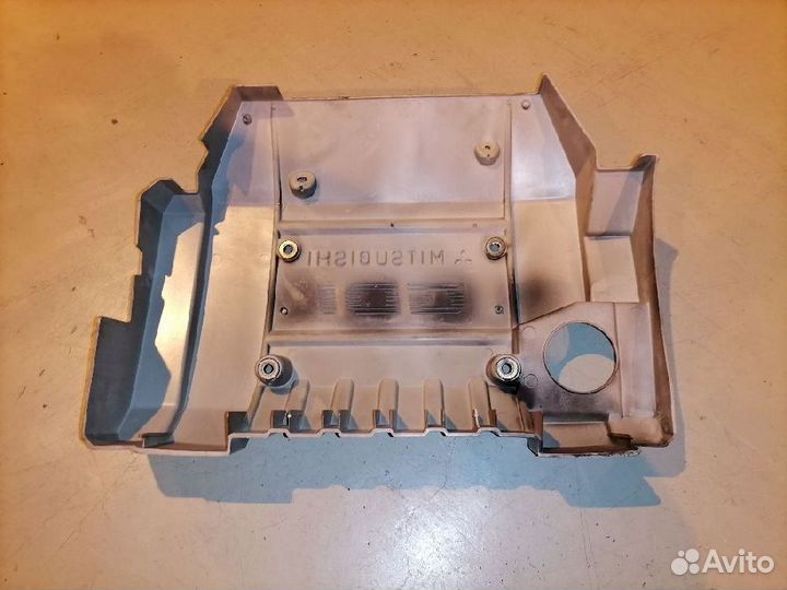 Декоративная крышка двс MR420518 Mitsubishi Chario