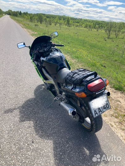 Kawasaki zzr 400-2