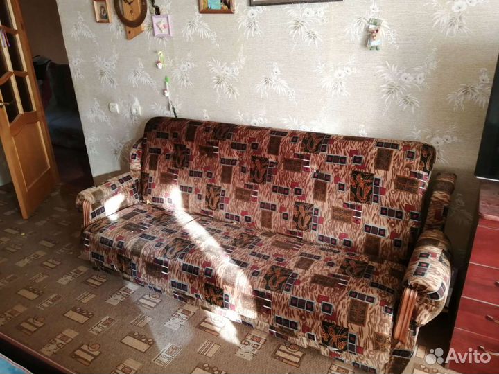 Диван