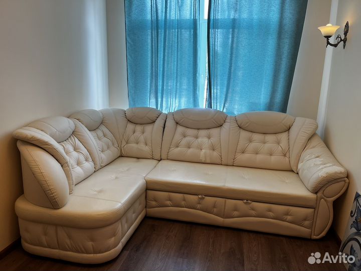 Кожаный угловой диван бу