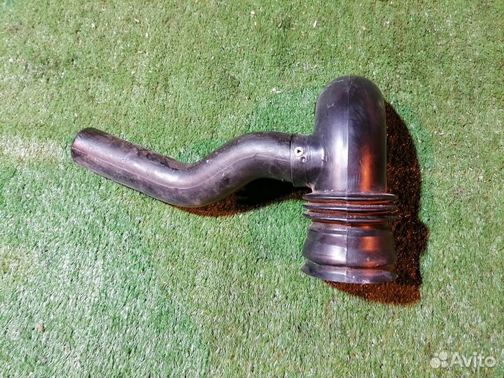 Патрубок воздушного фильтра 46010-AE001 Subaru Leg