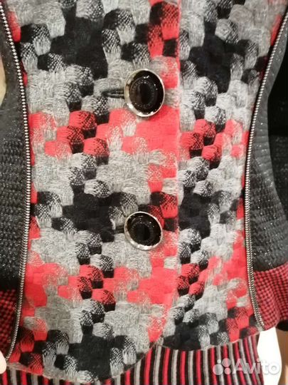 Новый женский жакет от Roccobarocco (Италия)