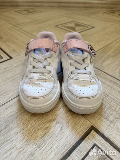 Кроссовки для девочки