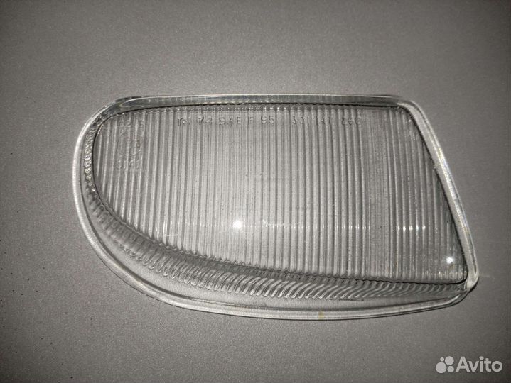 Стекло противотуманной фары Mercedes W210