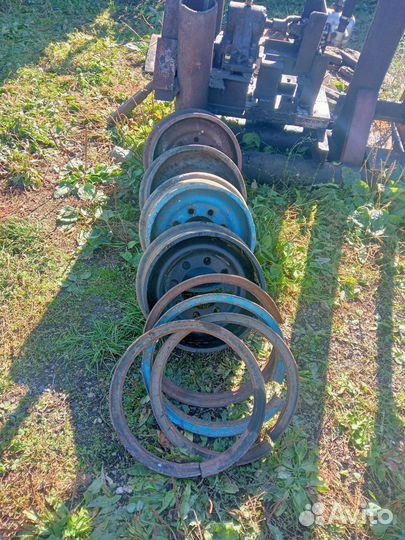 Продам на тракторную телегу диски и ступицы