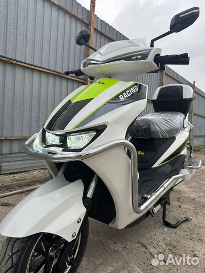 Мощный электроскутер новый