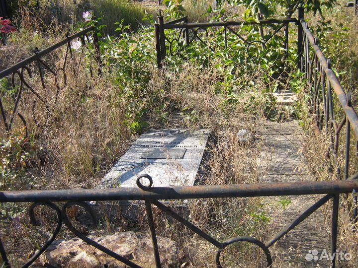 Уход за захоронениями, облагораживание могил