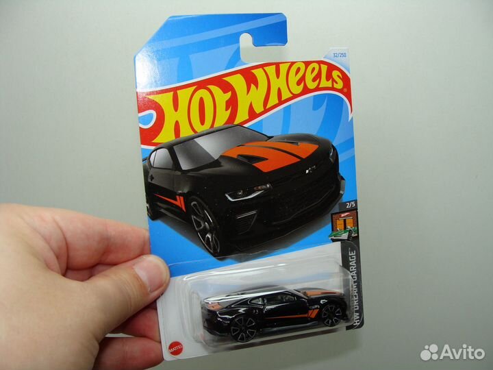 Hot Wheels 18 Camaro SS HW First Dream Garage 2/5