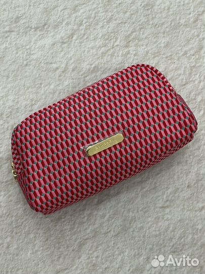 Косметичка bvlgari малинового цвета