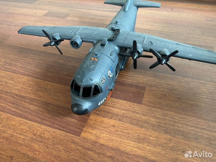 Самолёт игрушка большая