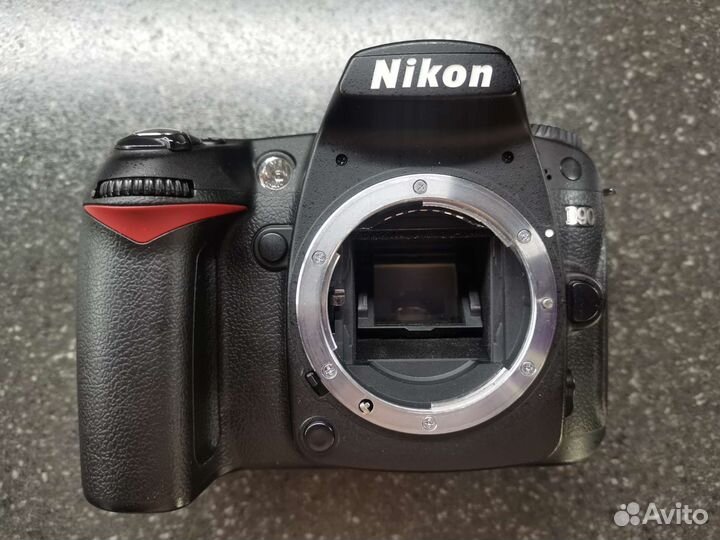 Nikon D90 Идеальное состояние (8000 кадров)