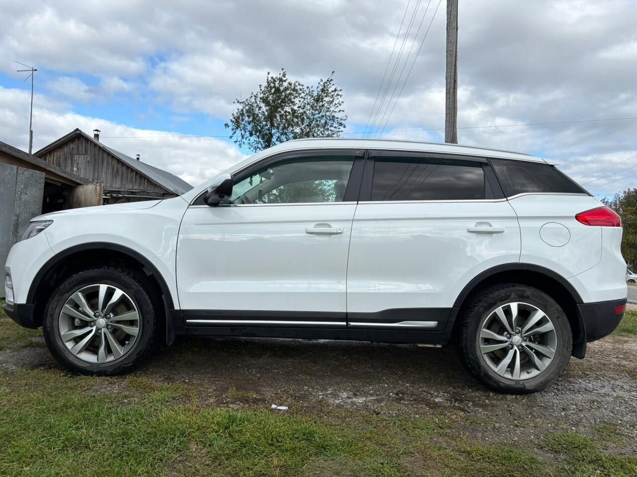 Geely Atlas: фото владельца