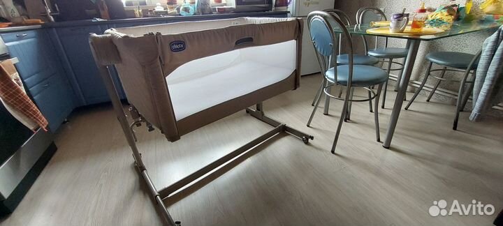 Детская кроватка колыбель Chicco next2me