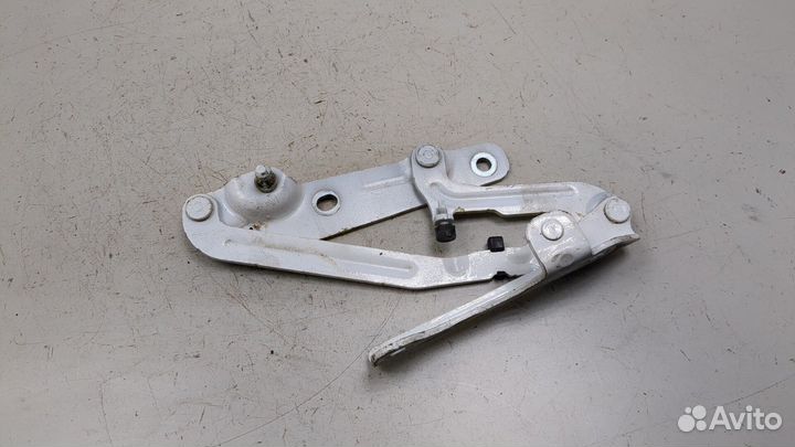 Петля капота левая Chevrolet Camaro 2018, 2019