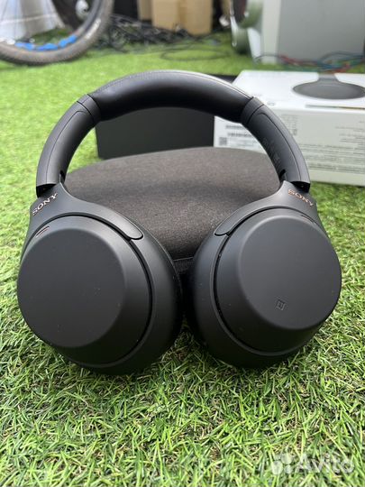 Наушники Sony WH-1000XM4 Black