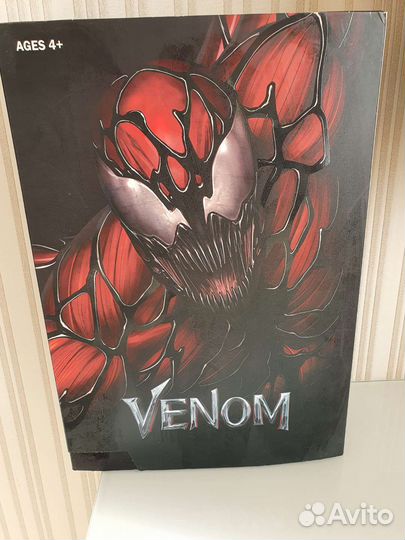 Веном красный Карнаж 30 см