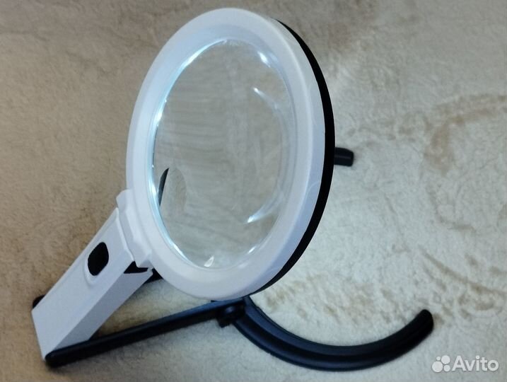 Лупа с подсветкой для рукоделия