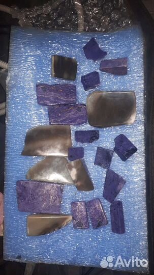 Образцы чароит, нефрит