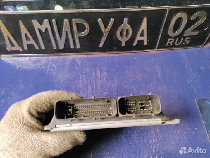 Блок управления двигателем Nissan Avenir VNW11