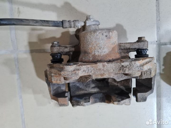 Суппорт передний Volkswagen Polo 5