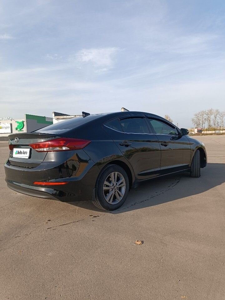 Hyundai Elantra: фото владельца