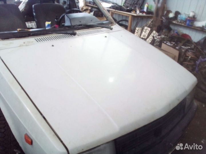 Капот на Москвич 2141