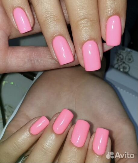 Модель на наращивание и коррекцию ногтей