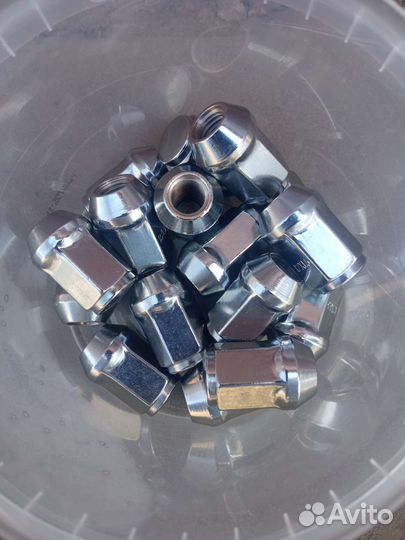 Колесные гайки