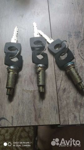 Личинки замка с ключами