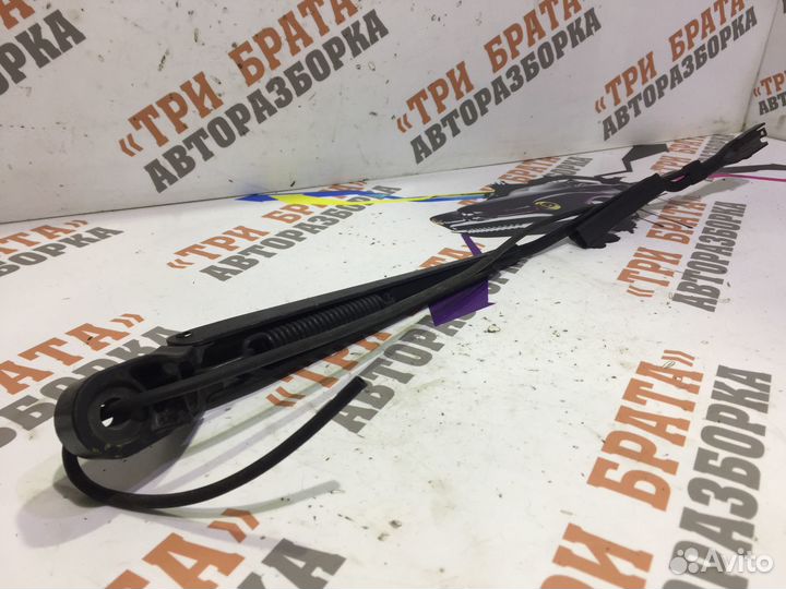 Мерседес Вито Держатель дворника Прав