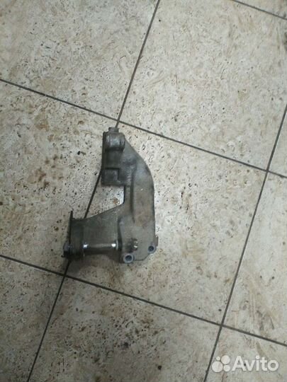 Кронштейн кондиционера. Нива. Нива Шевроле