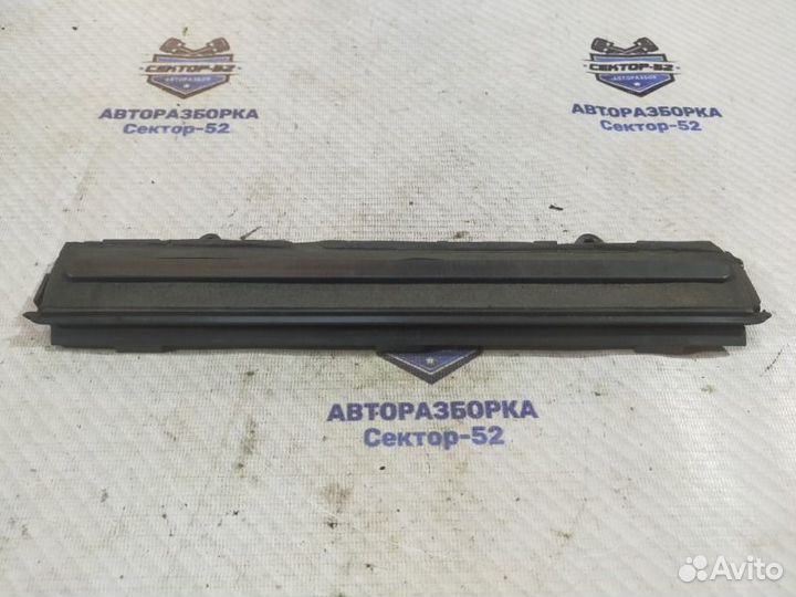 Крышка салонного фильтра Volkswagen Touareg 1