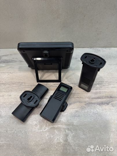 Дисплей температуры и влажности с датчиками