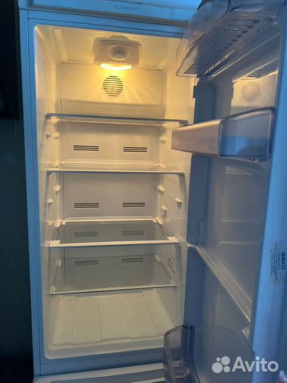 Холодильник Веко NO frost CMV 529221