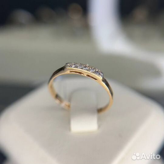 Золотое кольцо с бриллиантом 585 золото