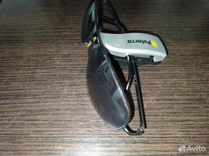 Держатель для очков в авто