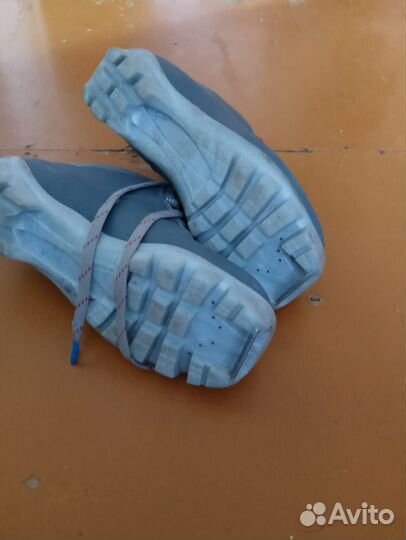 Лыжные ботинки 35 р