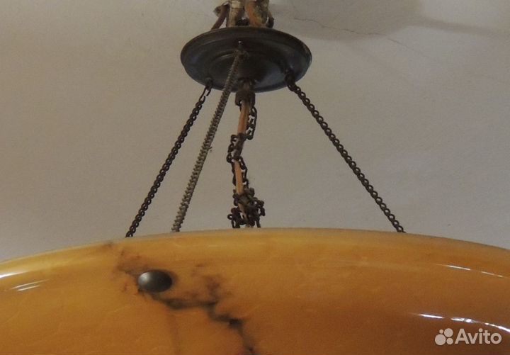 Люстра старинная на цепях. Редкий Плафон из стекла