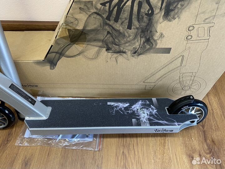 Трюковой самокат tech team Mist