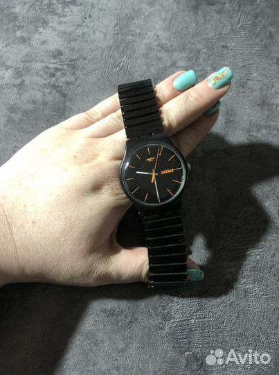 Swatch mono black