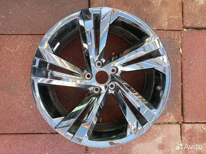 Диск R 19 Volkswagen Tiguan. 1 штука