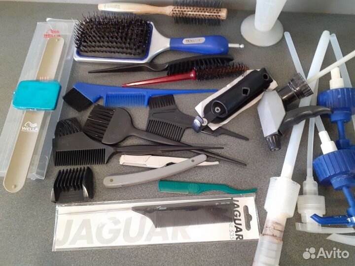 Расчёски коклюшки, бигуди, утюжок